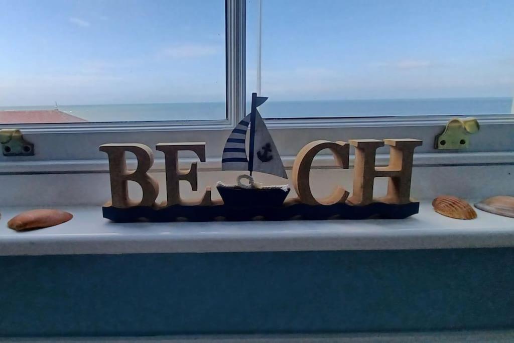 Apartment Seafront Bliss