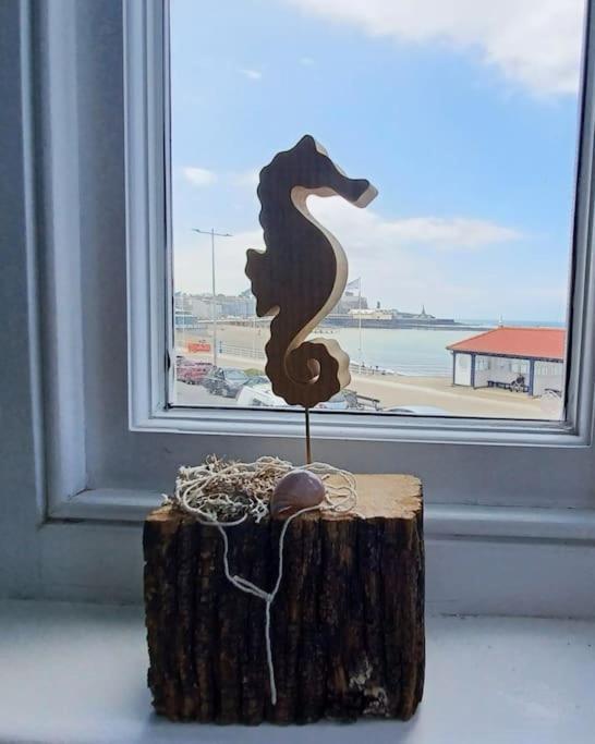 Apartment Seafront Bliss